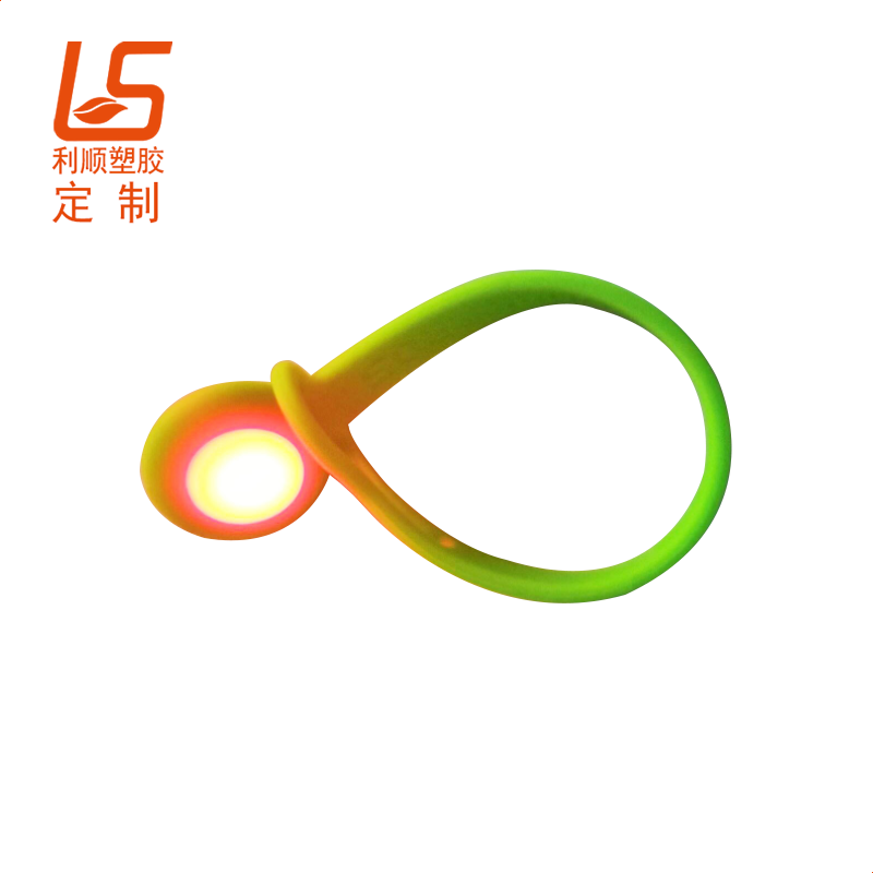 PVC软胶和硅胶的区别详解